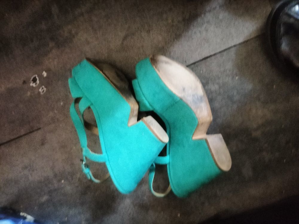 Sandale cuir Zara trafaluc pointure 36 tr&egrave;s bon &eacute;tat Chaussures
