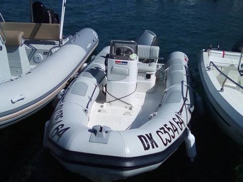 Bateaux &agrave; moteur Pneumatique - Semi-rigide 2004 occasion Vic-sur-C&egrave;re 15800