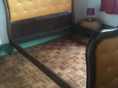 Lit capitonn,Louis XV
190cm x 140cm 65 Castres (81)