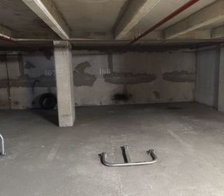  Parking / Garage � louer 12 m�