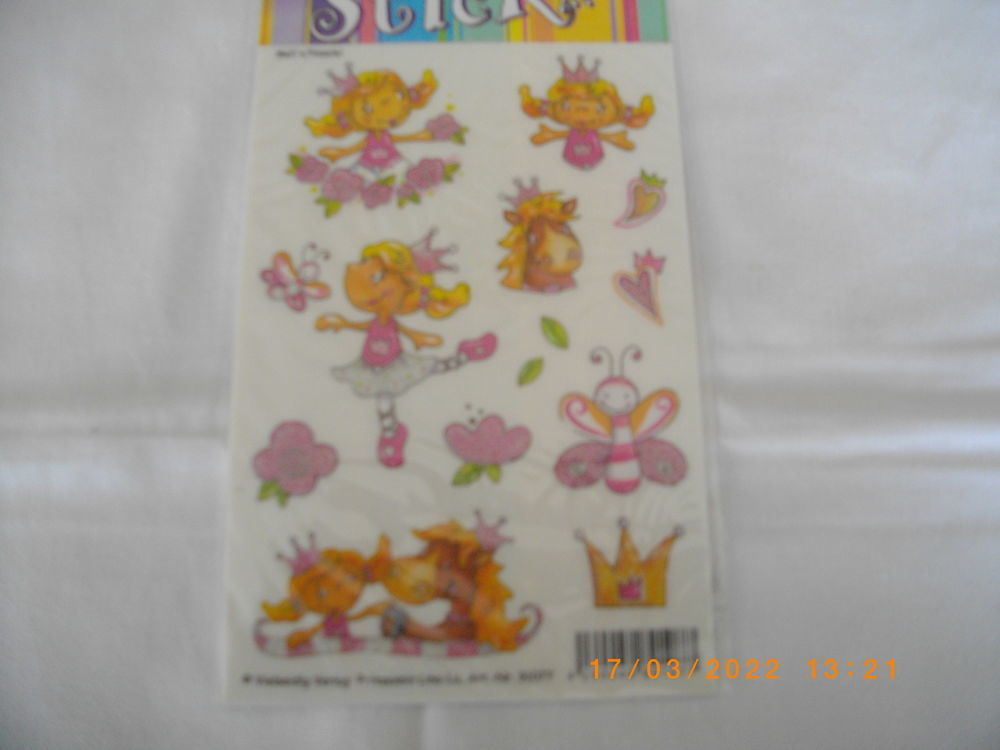 QUATRE PAQUETS DE PLAQUES DE STICKERS POUR ENFANT Jeux / jouets