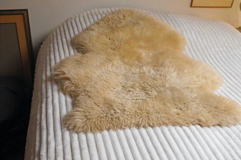 Tapis peau de mouton 30 Paris 15 (75)