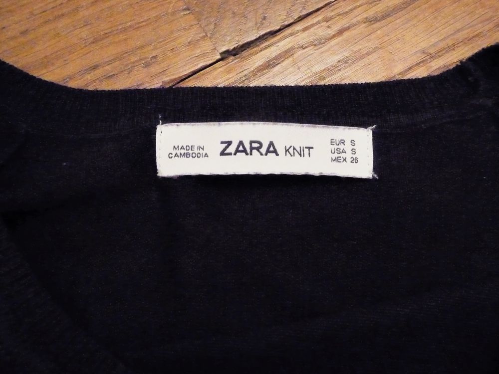Pull L&eacute;ger Bleu Marine &agrave; Rayures Horizontales Blanc- Zara Vêtements