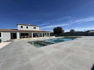  Maison � vendre 9 pi�ces 318 m�