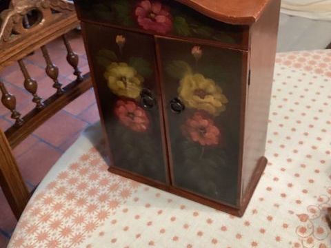 Petite armoire de poupée pour chambre enfant  ancienne 20 Vimoutiers (61)