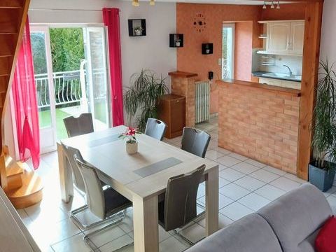   Maison centre de Pontaumur avec jardin  Maison - 7 pi�ce(s) - 123 m�