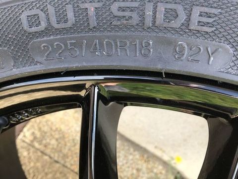 Pi&egrave;ces et &eacute;quipements Voiture Pneu voiture - roue  occasion Vernouillet 28500