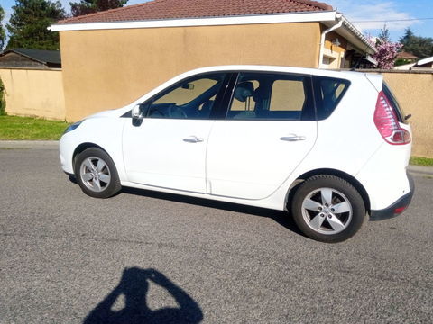 Renault Sc&eacute;nic III 2010 occasion Grenoble 38000