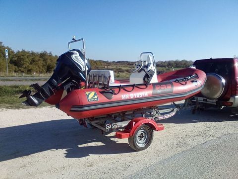 Bateaux &agrave; moteur Pneumatique - Semi-rigide 2005 occasion Saint-Pierre-d'Ol&eacute;ron 17310