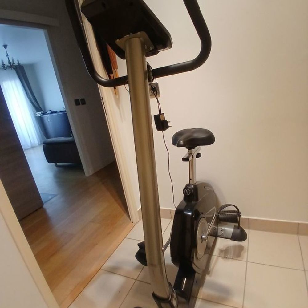 A VENDRE VELO D'APPARTEMENT TECNESS SB800
Tr&egrave;s peux servi Vélos