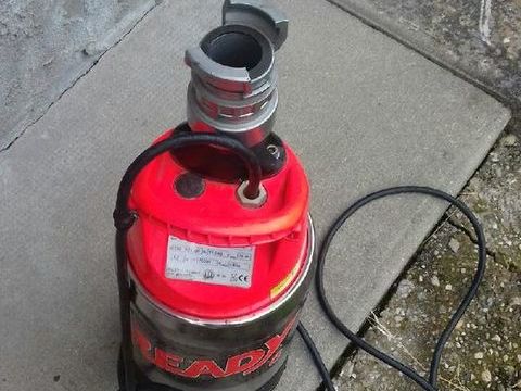 Pompe d'&eacute;puisement 550 38460 Cr�mieu