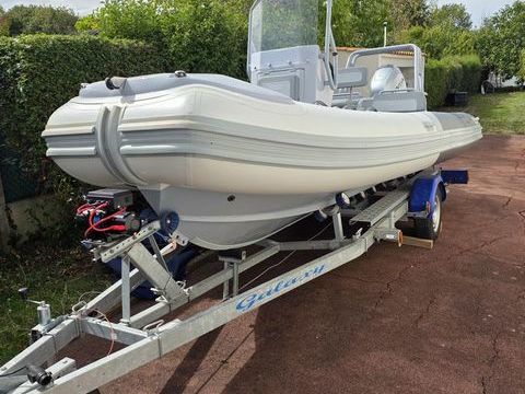 Bateaux &agrave; moteur Pneumatique - Semi-rigide 2019 occasion Saint-Michel-en-l'Herm 85580