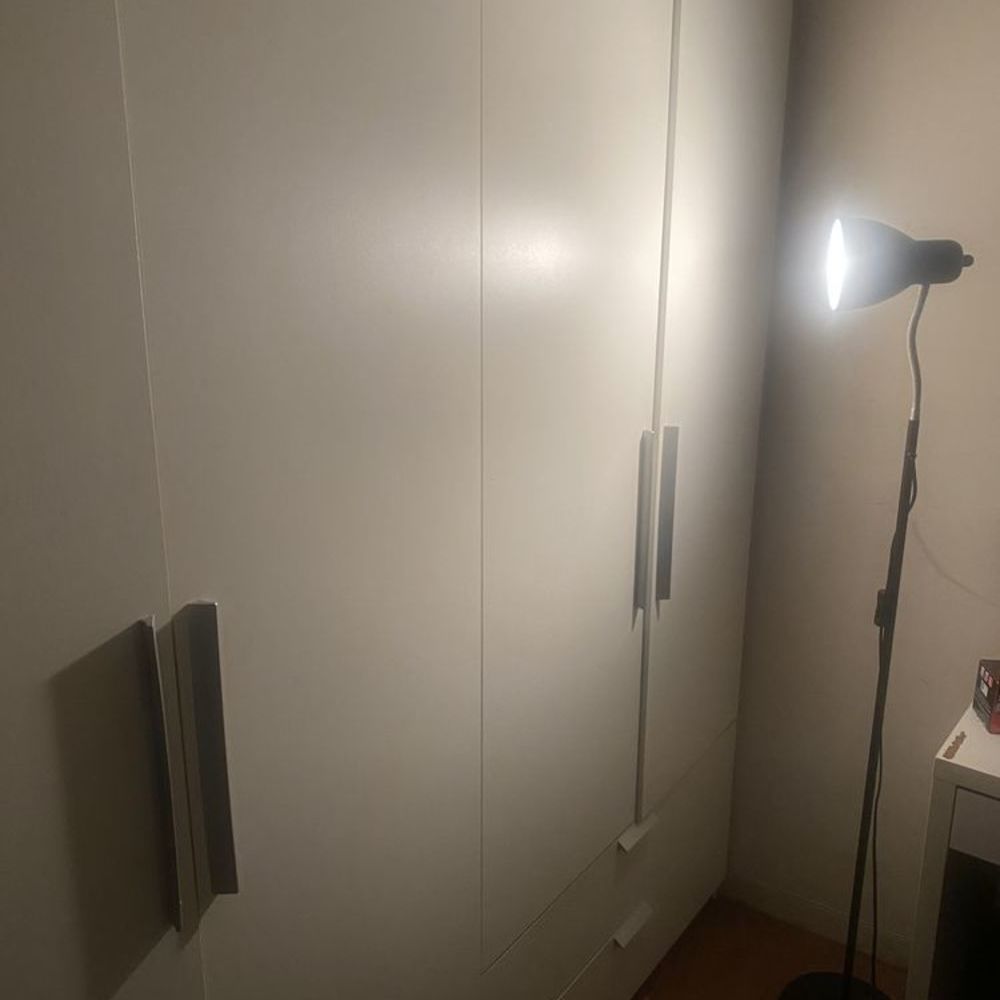 &Agrave; VENDRE ? GRANDE ARMOIRE AVEC PENDERIE ? 150 € N&Eacute;GOCIABLE Meubles