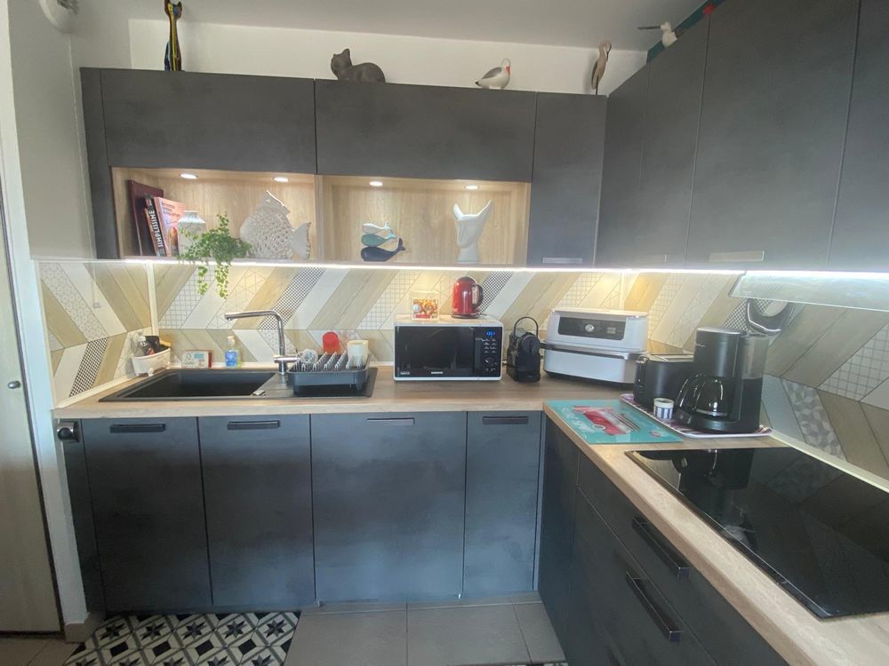 Meubles de cuisine + coin repas Meubles