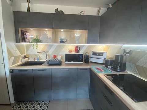 Meubles de cuisine + coin repas 2200 Saint-Raphaël (83)