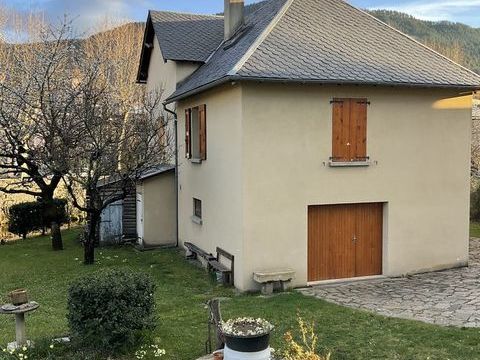   Maison 6 pi�ces, grand terrain, centre ville. Maison - 6 pi�ce(s) - 125 m�