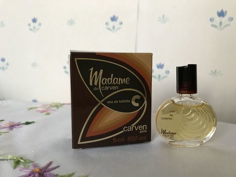 Miniature de parfum
4 Vincennes (94)