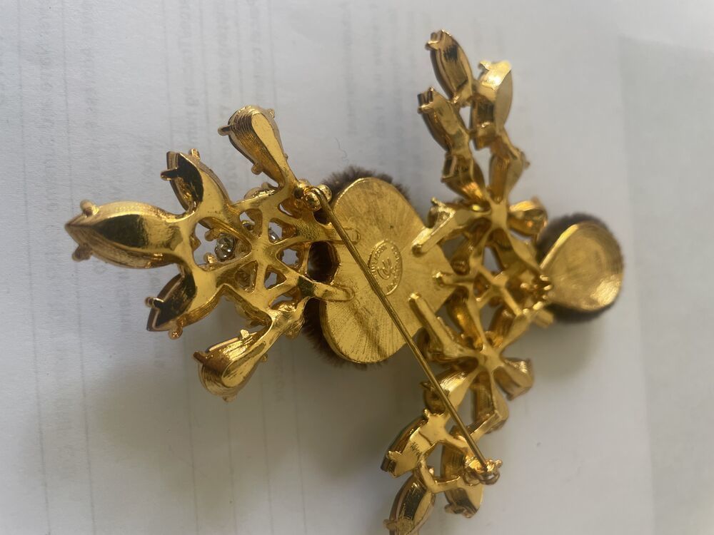 Broche Demi-Croix GM Strass Multicolore Coeur Crystal velour Bijoux et montres