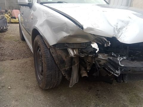 Pi&egrave;ces et &eacute;quipements Voiture Pi&egrave;ces et &eacute;quipements Voiture  occasion Harbonni&egrave;res 80131