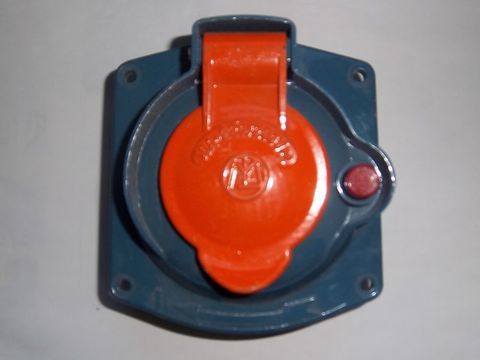 Prise Martin Lunel 16A 2P+A 200 30 Colombier-Fontaine (25)