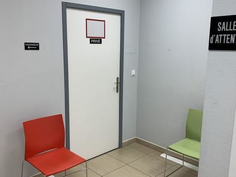 Local professionnel - centre ville 580 72000 Le mans