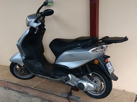 Scooter PIAGGIO 2009 occasion Ploubezre 22300