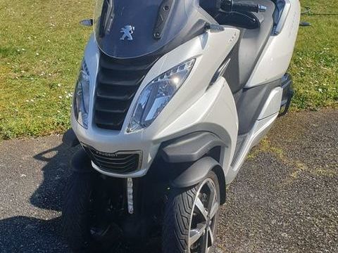 Scooter PEUGEOT 2017 occasion Pau 64000