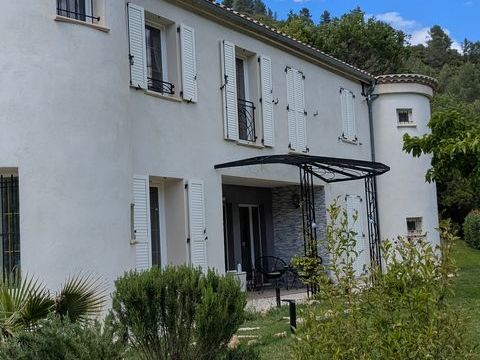  Magnifique domaine avec une maison principale et des g�tes  Maison - 6 pi�ce(s) - 320 m�