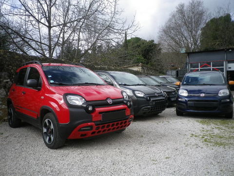Fiat Panda 1.3 Multijet 95 SUV ch S&S Lounge 2017 occasion Aubagne 13400