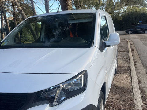 Peugeot Partner PARTNER FOURGON STANDARD 650 KG BLUEHDI 100 S&S BVM5 ASPHALT 2019 occasion Martigues 13500