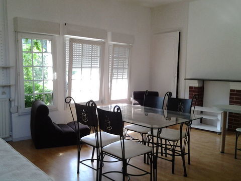   STUDIO proche piscine, de courte dur�e Appartement - 1 pi�ce(s) - 28 m�