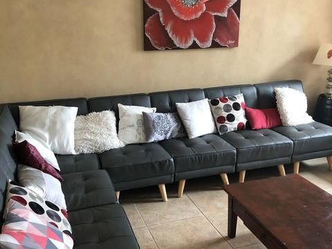 Grand canap modulable gris  
500 Brissac-Quinc (49)