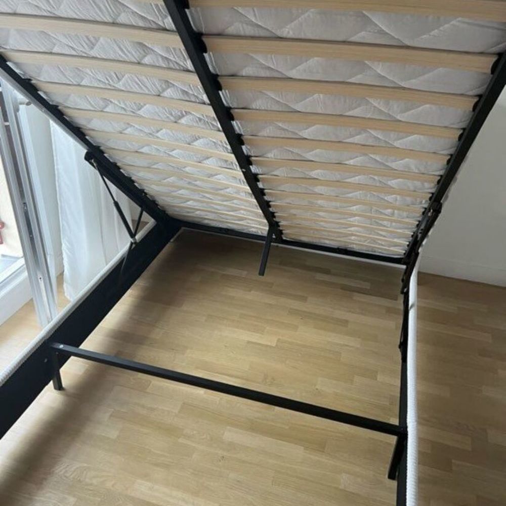 ?? Lit coffre 140x200 + 2 matelas ? Excellent &eacute;tat ? Comme Meubles