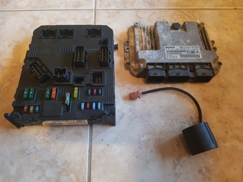 Pi&egrave;ces et &eacute;quipements Voiture Pi&egrave;ces et &eacute;quipements Voiture  occasion Mouans-Sartoux 06370