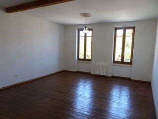  Appartement à louer 4 pièces 120 m²