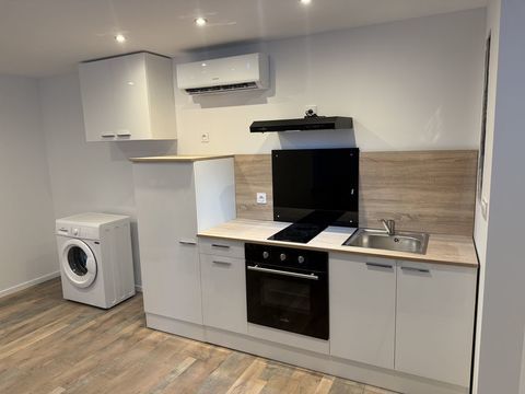   F1 meubl� renov� � ORBEC ; disponible 1er juillet Appartement - 2 pi�ce(s) - 28 m�