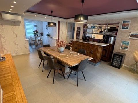  Maison � vendre 10 pi�ces 240 m�