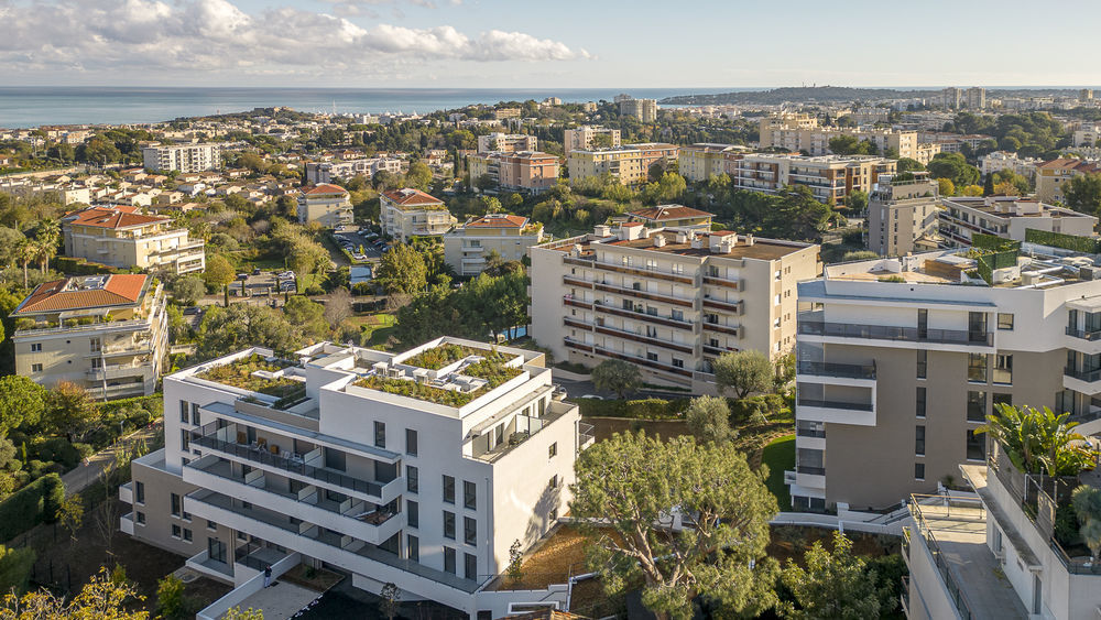   Antibes (06600)