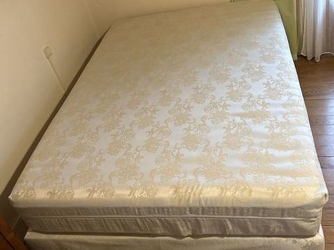 Sommier + matelas 250 Larribar-Sorhapuru (64)