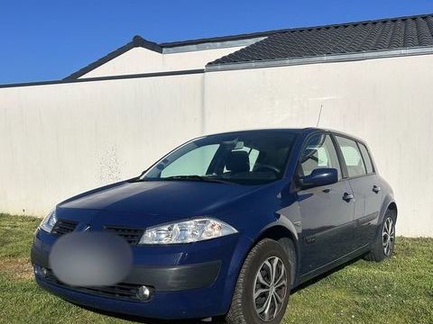 Renault M&eacute;gane 1.6i 16V Expression 2004 occasion Rez&eacute; 44400