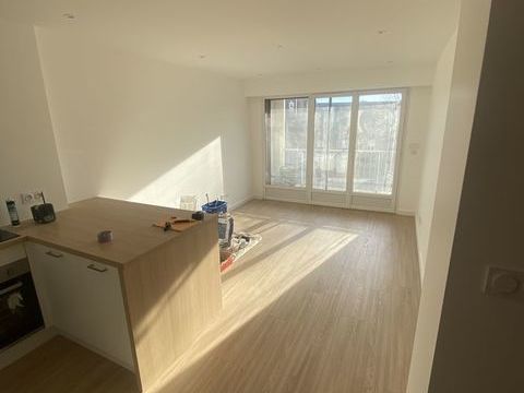   T2 meubl�, lumineux avec balcon Appartement - 2 pi�ce(s) - 47 m�