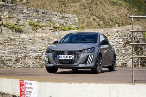 Peugeot 208 PureTech 100 S&S BVM6 Active 2024 occasion Montb&eacute;liard 25200