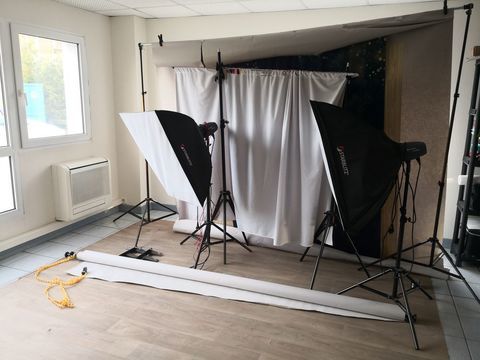 ECLAIRAGE ET ACCESSOIRES STUDIO PHOTO 600 88100 Saint-di�-des-vosges