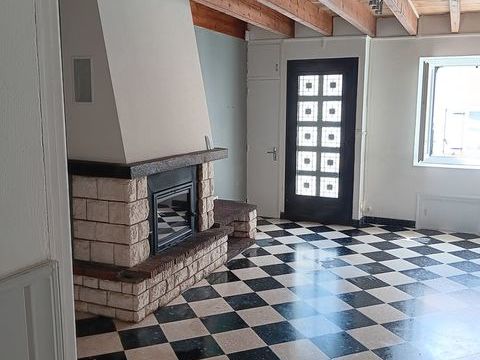   Maison de bourg r�nov�e, bien situ�e, 3 chambres et 1 jardin Maison - 5 pi�ce(s) - 105 m�