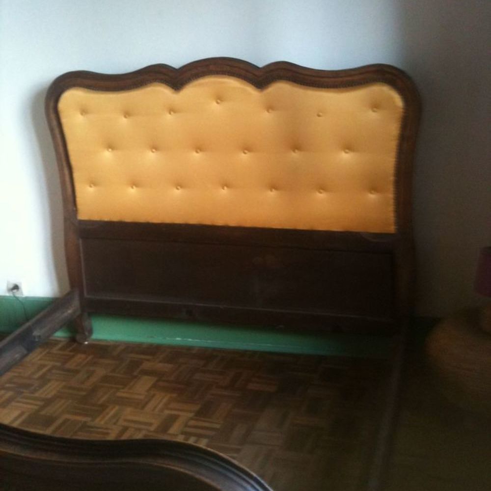 Lit capitonn&eacute;,Louis XV
190cm x 140cm Meubles