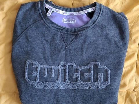 pull sweatshirt gris r�seau social twitch taille s 
15 Carnon Plage (34)