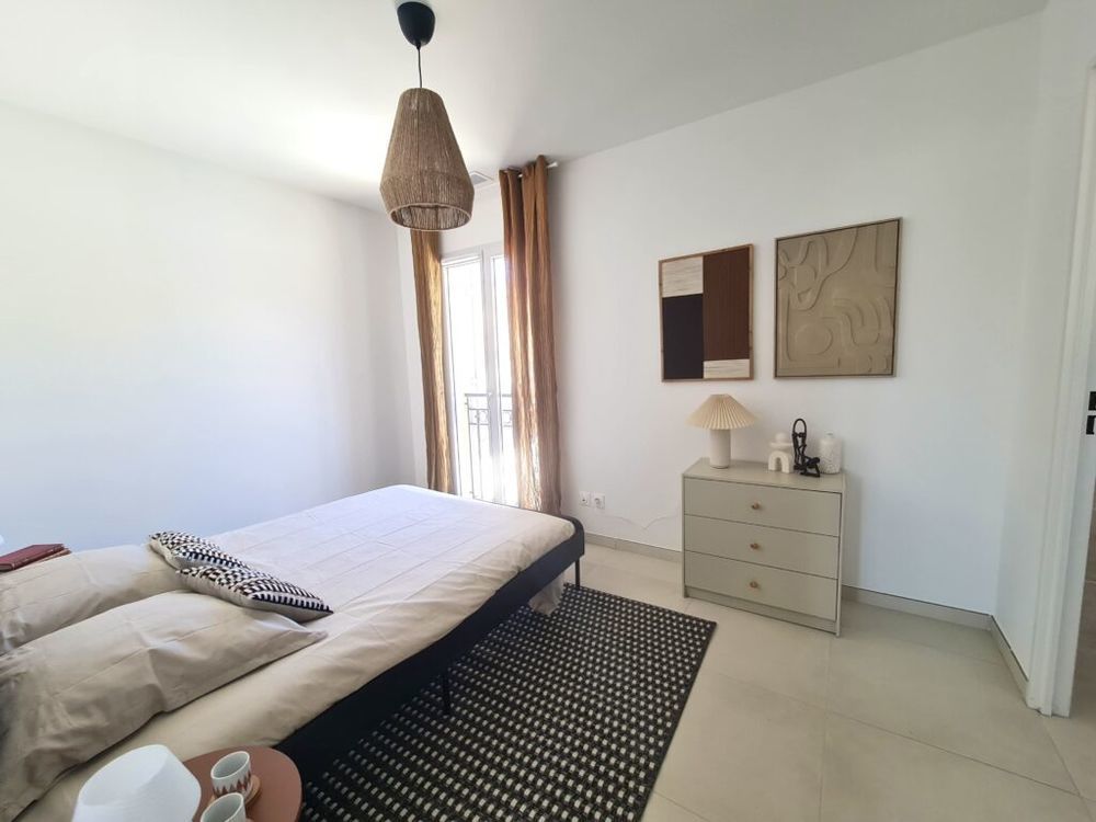   Opio (06650)