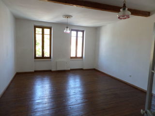  Appartement à louer 4 pièces 120 m²