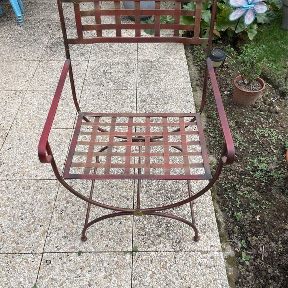 Vends table salle &agrave; manger et ses chaises Meubles