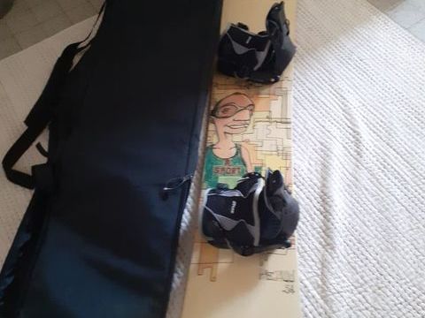 Snowboard et son etui Valence (26)